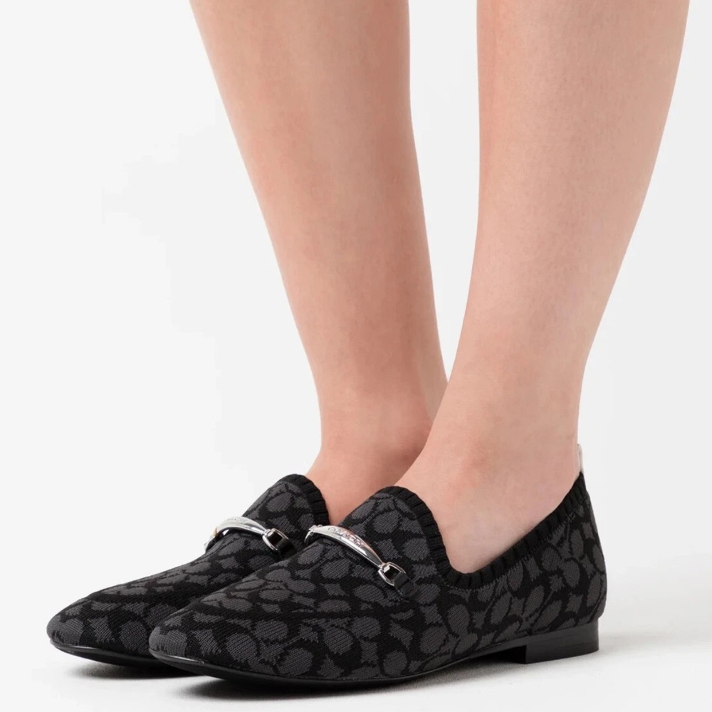 Coach Black Flats retro Design